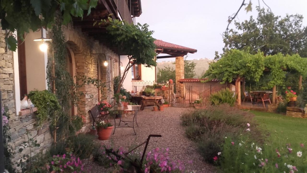 Magiche Langhe Bed & Breakfast Paroldo Eksteriør bilde