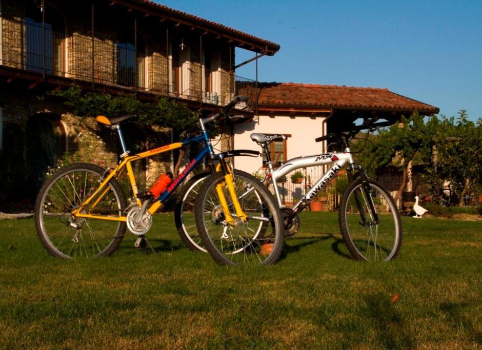 Magiche Langhe Bed & Breakfast Paroldo Eksteriør bilde